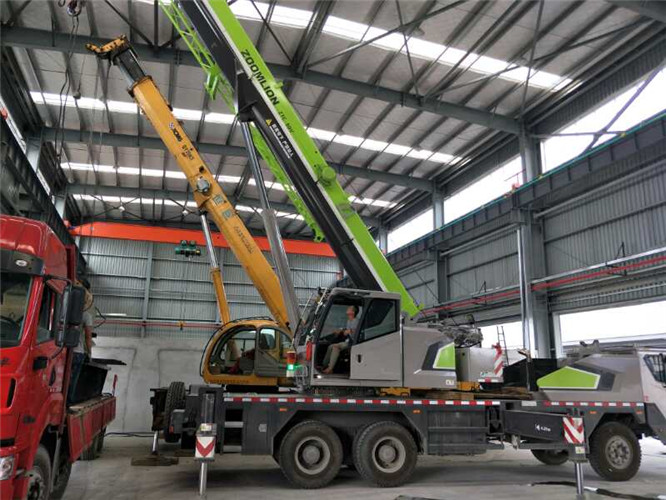 开鲁县高空车出租需要注意哪些安全事项？